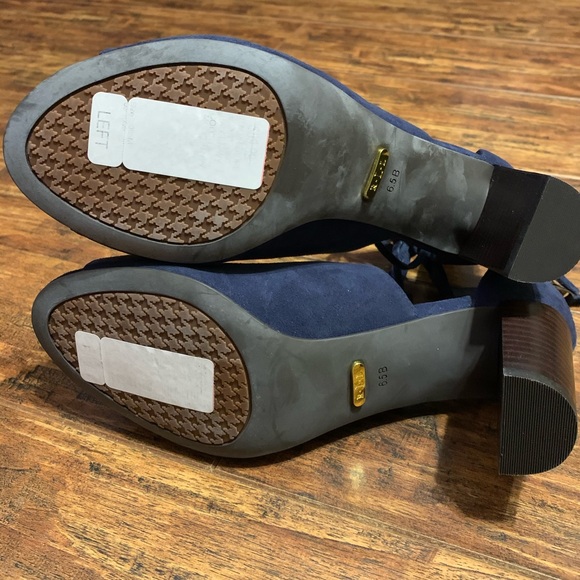 Lauren Ralph Lauren Hasel Heels - Picture 6 of 9